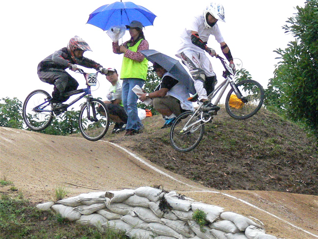 2007JBMXFジャパンシリーズ西日本選手権VOL１2 Day2　年齢別クラスの予選画像垂れ流しその3_b0065730_20254537.jpg