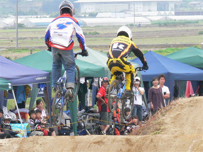 2007JBMXFジャパンシリーズ西日本選手権VOL１3 Day2　年齢別クラスの予選~準決勝画像垂れ流しその４_b0065730_21215486.jpg
