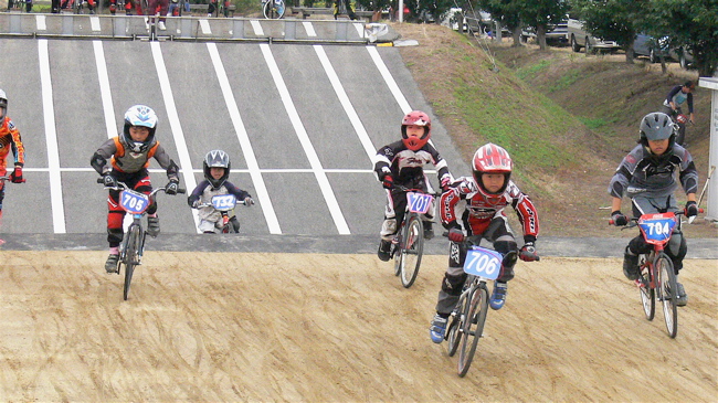 2007JBMXFジャパンシリーズ西日本選手権VOL15 Day2　ガールズクラスの決勝画像垂れ流し_b0065730_193172.jpg