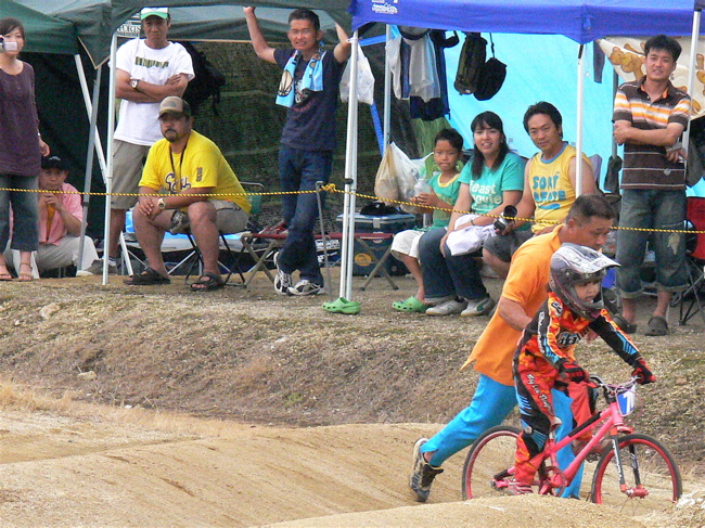 2007JBMXFジャパンシリーズ西日本選手権VOL15 Day2　ガールズクラスの決勝画像垂れ流し_b0065730_193278.jpg