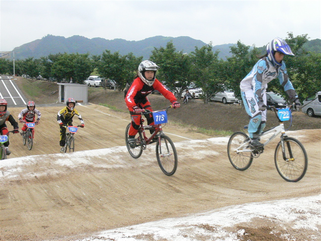 2007JBMXFジャパンシリーズ西日本選手権VOL15 Day2　ガールズクラスの決勝画像垂れ流し_b0065730_1942937.jpg