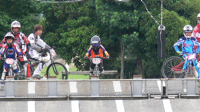2007JBMXFジャパンシリーズ西日本選手権VOL14 Day2　クルーザークラスの決勝画像垂れ流し_b0065730_624219.jpg