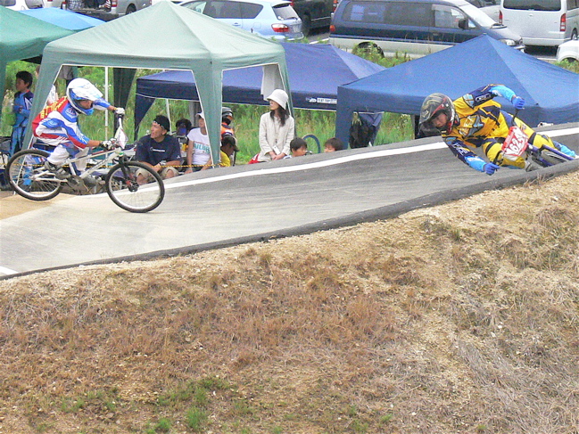 2007JBMXFジャパンシリーズ西日本選手権VOL14 Day2　クルーザークラスの決勝画像垂れ流し_b0065730_69690.jpg
