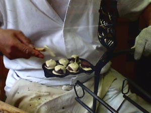 ☆やっぱり亀屋!・浅草・人形焼☆_c0092953_22048.jpg