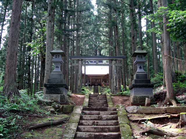 ■大内宿、村外れの神社_f0015474_18322011.jpg