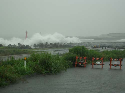 台風接近_f0141310_23241549.jpg