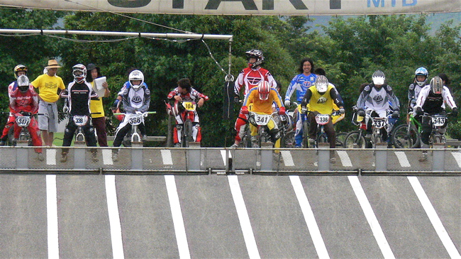 2007JBMXFジャパンシリーズ西日本選手VOL18 Day2　MEN17-24、25-29，30オーバーの決勝画像垂し_b0065730_011389.jpg