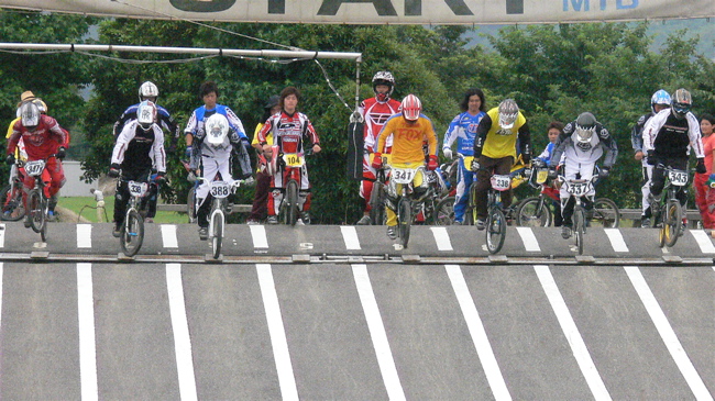 2007JBMXFジャパンシリーズ西日本選手VOL18 Day2　MEN17-24、25-29，30オーバーの決勝画像垂し_b0065730_015594.jpg