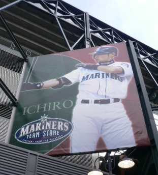 Ｓｅａｔｔｌｅ　ｌｏｖｅｓ　ＩＣＨＩＲＯ！　①_b0041442_21304345.jpg