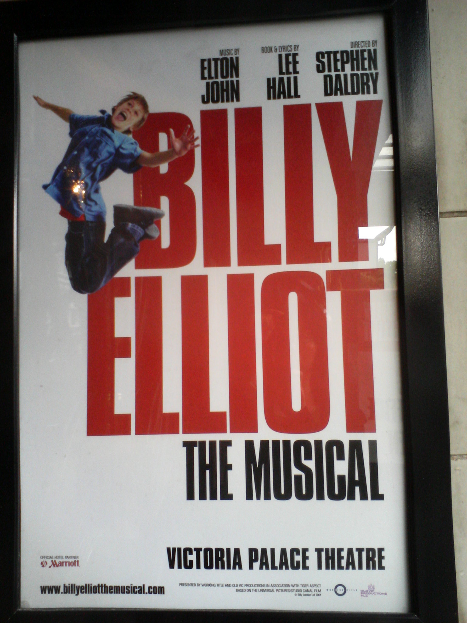 Billy Elliot (Victoria Palace Theatre)_f0048936_2232682.jpg