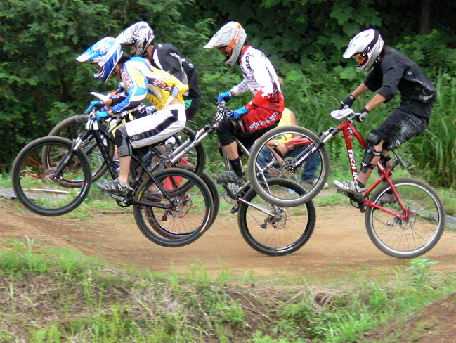 2007JOSF緑山7月定期戦VOL2 MTBエリートクラス予選〜決勝の画像垂れ流し_b0065730_21145613.jpg