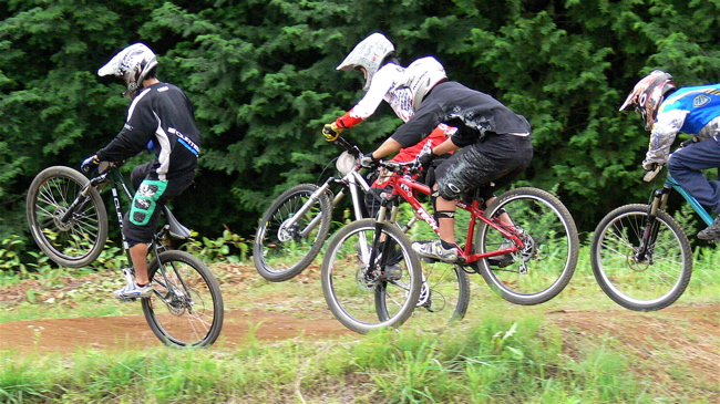 2007JOSF緑山7月定期戦VOL2 MTBエリートクラス予選〜決勝の画像垂れ流し_b0065730_2173748.jpg