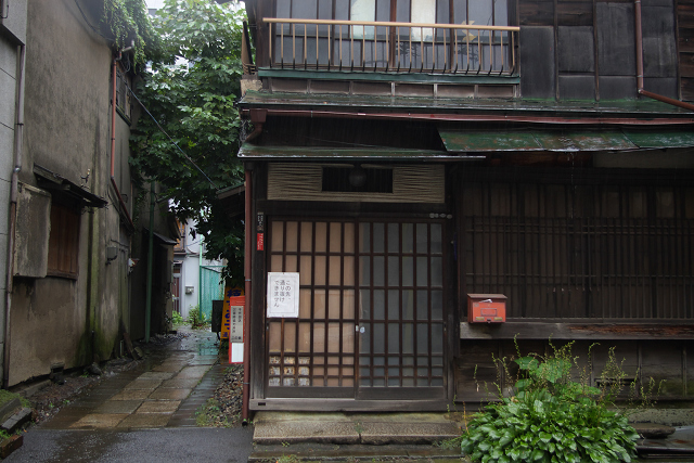 神田淡路町　　路地に漂う水の匂い_c0080357_2143658.jpg