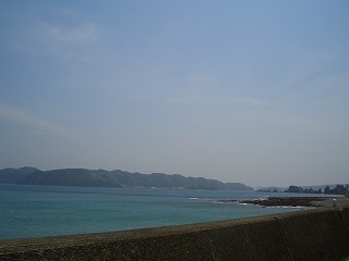 串本から見た大島の一部_e0110600_21245868.jpg