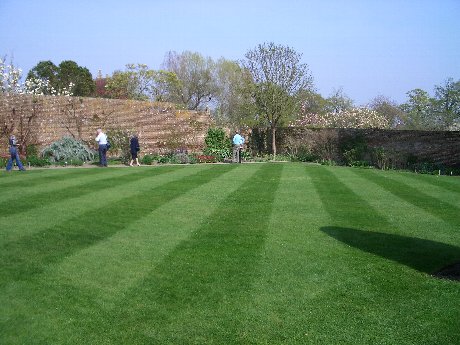 ☆　Sissinghurst Castle Garden　☆_f0046489_575570.jpg