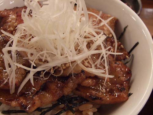 「恵比寿　ぶた家のくろどん」_a0000029_0445828.jpg