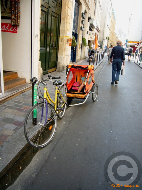 ■街角の自転車（パリ）_a0008105_2094352.jpg