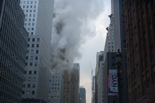 NYでの爆発はすごかったです！_f0088456_5181893.jpg