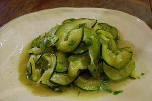 【パセリとズッキーニページ】 シンプルに味わう！ズッキーニのトリフォラーティ｜料理のレシピや