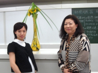 勅使河原茜家元と Sono Cafe