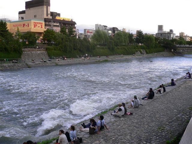 東華菜館で川床を_f0001378_11425519.jpg