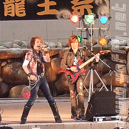 Singing in the Rain_e0115242_14251326.jpg