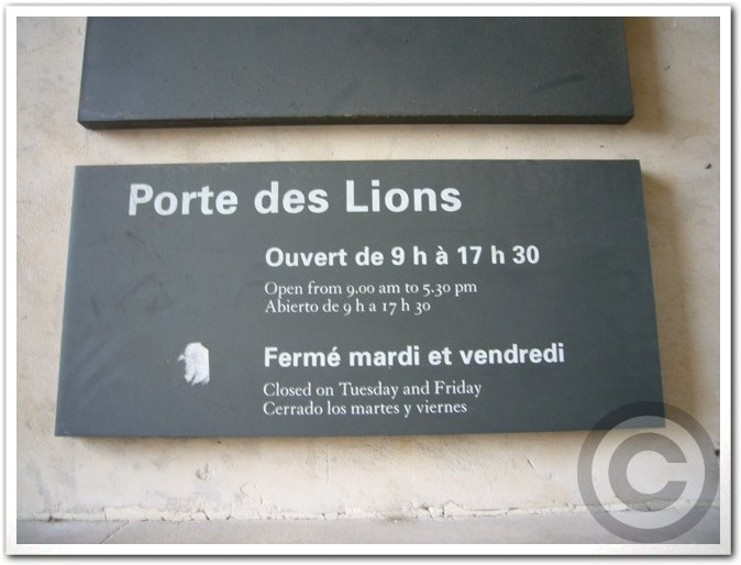 ■ルーヴル美術館、内緒の入り口（パリ）_a0008105_23111947.jpg