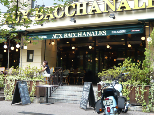 AUX BACCHANALESへ_e0103686_13442726.jpg