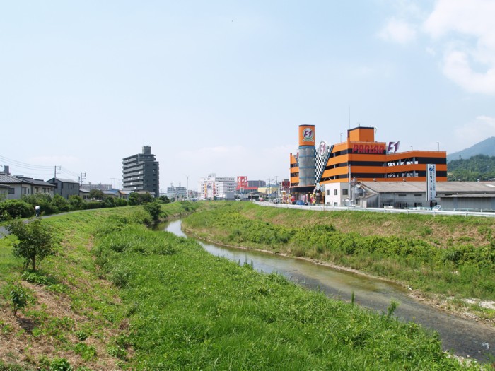 五日市の八幡川_c0116915_18104842.jpg