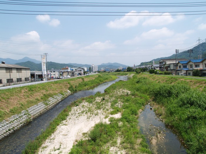 五日市の八幡川_c0116915_1895245.jpg