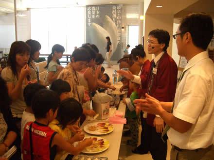 一宮生協の組合員さんちこり村見学_d0063218_632087.jpg