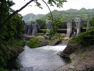 御料橋から見る藻岩ダム 札幌うぉーく点描 御料橋から見る藻岩ダム 札幌うぉーく点描