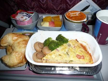 カタール航空　機内食　KIX　⇒　DOH_e0038719_1641781.jpg