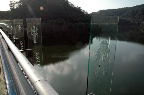 広島県灰塚大橋の欄干作品「ハイヅカニイキルモノ」_a0010575_9451727.jpg