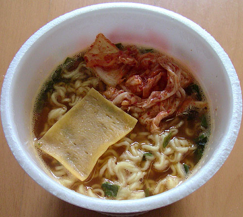 【”BIG BOWL NOODLE”にエビは入っているのか？】_b0038588_21392126.jpg