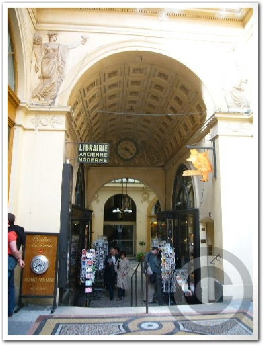 ■Galerie Vivienne(パッサージュ)_a0012223_21174116.jpg