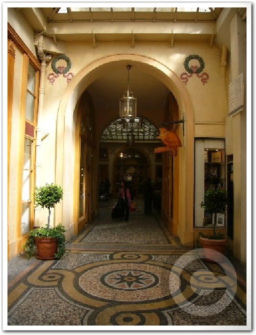 ■Galerie Vivienne(パッサージュ)_a0012223_21195026.jpg