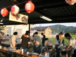 2007/8/4　　焼き鳥屋の看板娘になる!?_f0043559_22335886.jpg