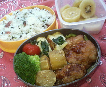 ８月４日（土）鶏のから揚げ弁当_b0075817_22544337.jpg