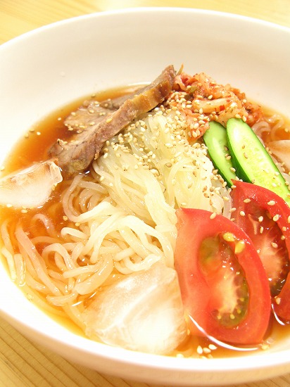 冷麺_c0094799_211217.jpg