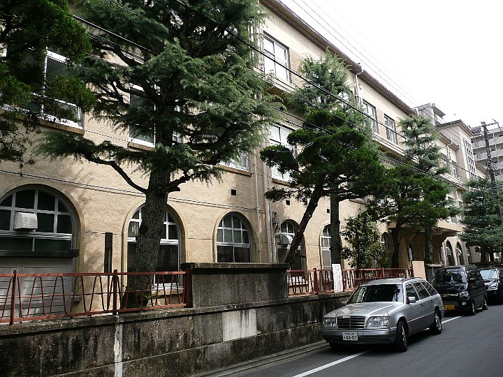 京都市立銅駝美術工芸高校 レトロな建物を訪ねて