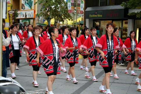 舞いも華やか・・・・『旭川夏祭り』_f0000866_95881.jpg