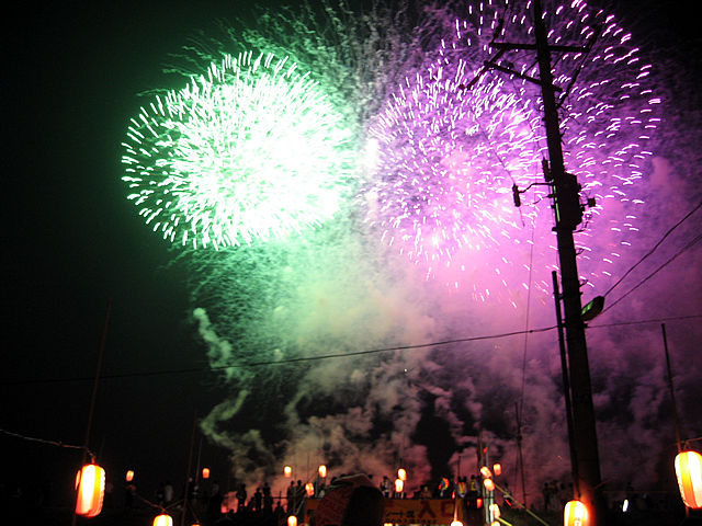 ■国内有数の花火の産地、市川大門の空に轟く「神明の花火大会」_f0077613_11344641.jpg