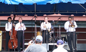 ８月４日＆５日：Satchmo SummerFest_f0128171_1262865.jpg