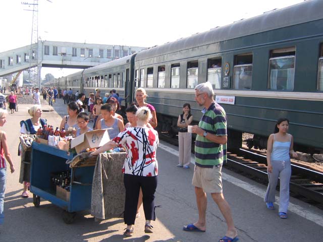 Siberian Train vol.2　「　Day 2 - 列車の旅（＝車内共同生活）が始まる、、、　」_a0086274_9481031.jpg