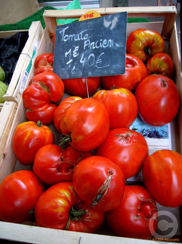 ■BIOマルシェのトマトたち（パリ）_a0014299_7175639.jpg