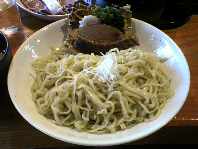 まる麺堂(○麺堂) 2007年TSUNAMIとWスープつけ麺_a0016730_18395280.jpg