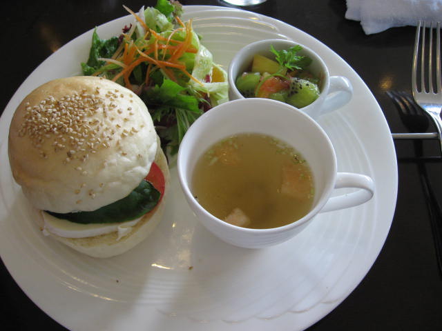 夏休み2日目(その①高知県立美術館)_a0100706_2351168.jpg