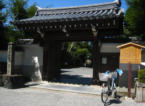 2007.08.16　東福寺駅かいわいを歩く　庭を観ることの愉しさ_c0009815_1364526.jpg