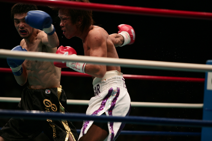 下田昭文、佐藤幸司 初防衛に成功！ （8.4後楽園ホール） : ボクシング